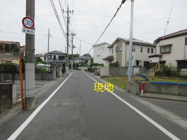 【仲介手数料無料】新築戸建　熊谷市佐谷田3981-21（全1棟）の前面道路含む現地写真