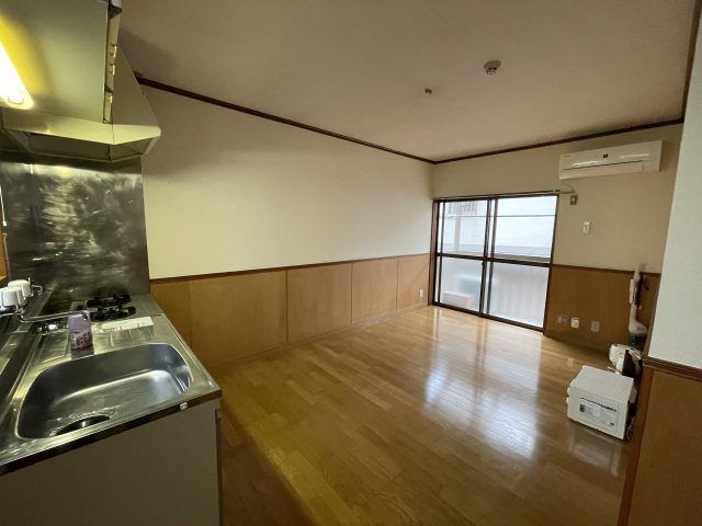 ヴェッセル三ツ沢の居間・リビング|ゆったりとした居間です