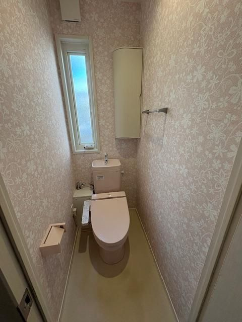 筑紫野市大字筑紫　中古戸建のトイレ|落ち着いたトイレです