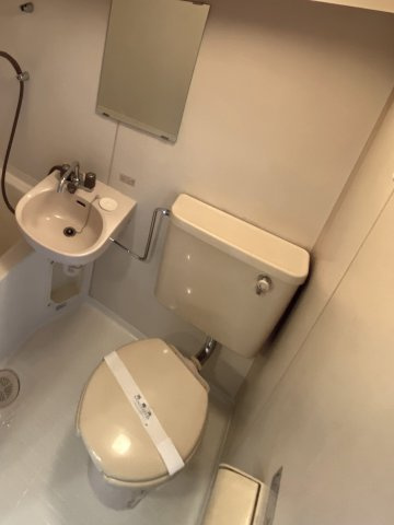 ユーコート洋光台のトイレ|ゆったりとした空間のトイレです