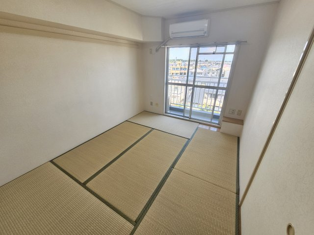 コーポレート美原の和室|別部屋のお写真です