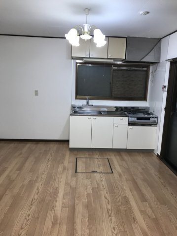 ファミーユ彩霞の居間・リビング|こちらの居間で趣味の時間をお楽しみください