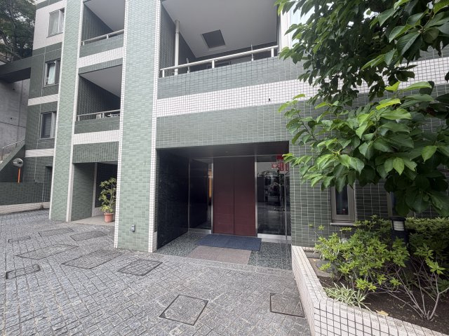 レジデンシア春日安藤坂のエントランス|建物の内部です