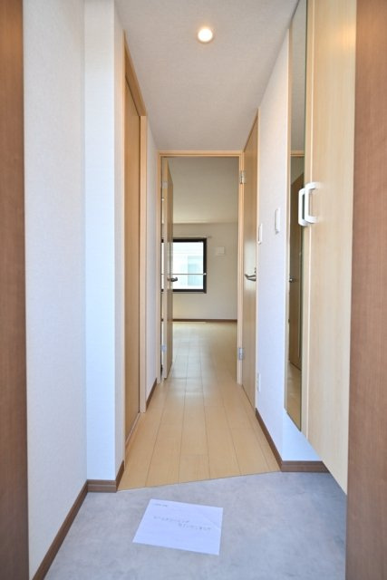 ＣＥＮＴＲＡＬ　ＧＡＲＤＥＮ　ＲＥＳＩＤＥＮＣＥ　ＴＯＫＹＯの玄関|落ち着いた玄関です