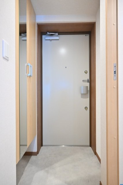 ＣＥＮＴＲＡＬ　ＧＡＲＤＥＮ　ＲＥＳＩＤＥＮＣＥ　ＴＯＫＹＯの玄関|ゆったりとした玄関です