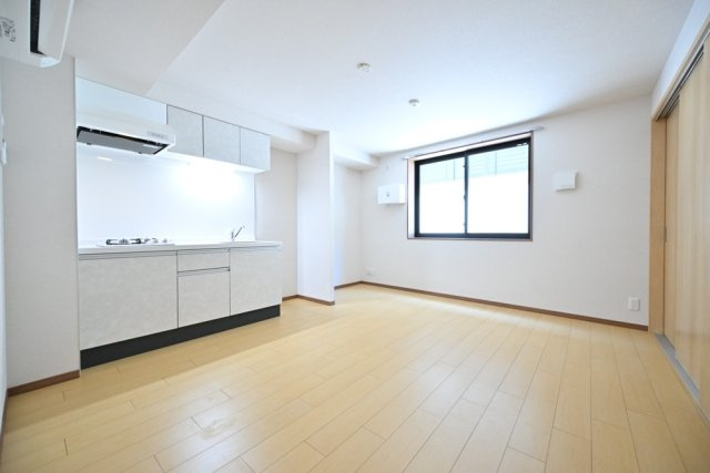 ＣＥＮＴＲＡＬ　ＧＡＲＤＥＮ　ＲＥＳＩＤＥＮＣＥ　ＴＯＫＹＯの居間・リビング|ゆったりとしたリビングです
