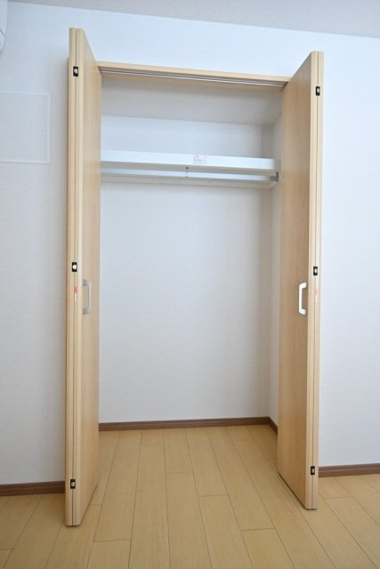 ＣＥＮＴＲＡＬ　ＧＡＲＤＥＮ　ＲＥＳＩＤＥＮＣＥ　ＴＯＫＹＯの収納|（洋室2）