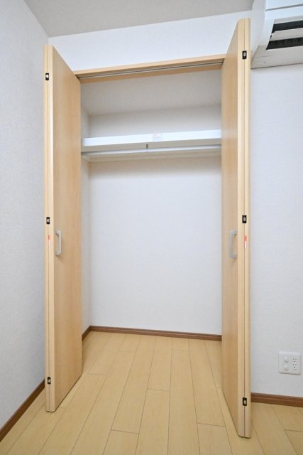 ＣＥＮＴＲＡＬ　ＧＡＲＤＥＮ　ＲＥＳＩＤＥＮＣＥ　ＴＯＫＹＯの収納|（洋室1）