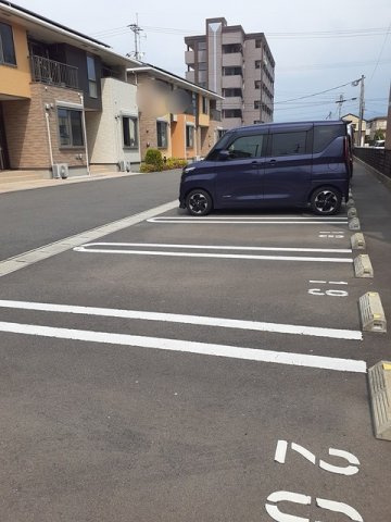 パークサイド合川弐番館の駐車場