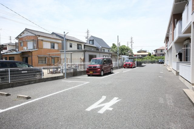 ウエストアベニューBの駐車場