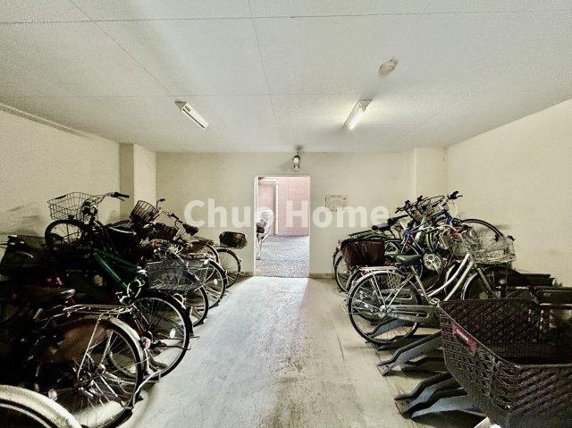 グランドハイツ田端の駐輪場|【自転車置き場】最新の空き状況や費用などの詳細は担当スタッフまでお問い合わせください。
