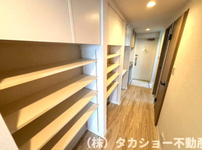 【収納】 | ライオンズステーションプラザ西千葉 | 廊下に収納が沢山御座います!!