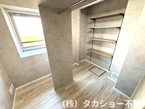 【内装】 | ライオンズステーションプラザ西千葉 | 玄関横は衣装部屋になってます!