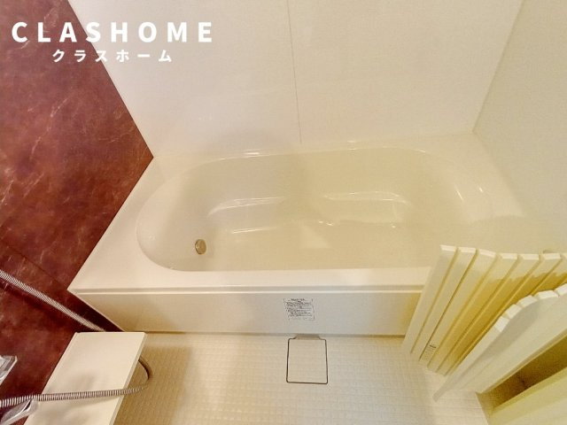 ペンディオの浴室|同物件の別部屋になります。
