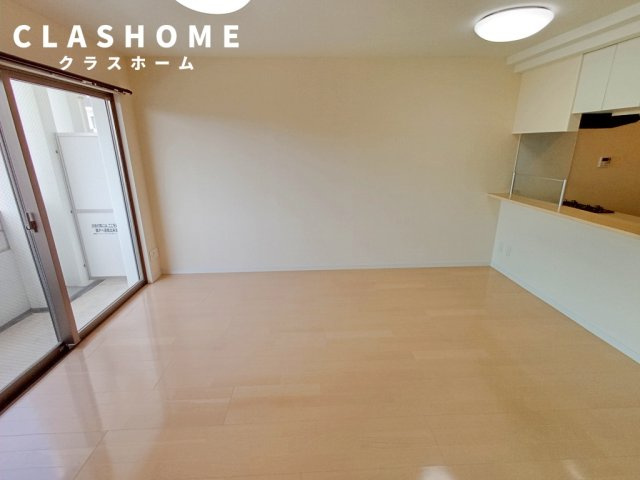 ペンディオの居間・リビング|同物件の別部屋になります。