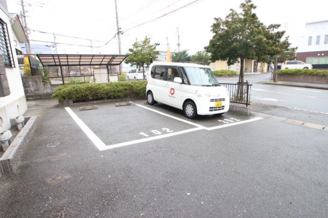 ヴィラコンフォールⅠの駐車場
