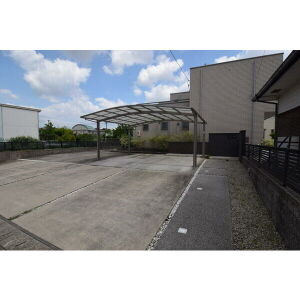 野白町野白108貸家の駐車場