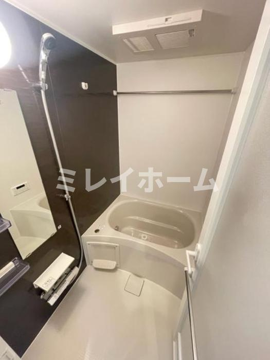 ロイジェント山王の浴室