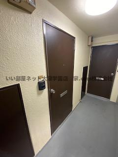 センチュリー野方の玄関|明るい玄関です