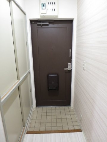 オークハウス四谷の玄関|明るい玄関です