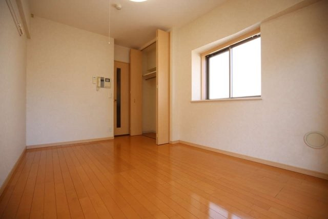 ティアラ大崎の洋室|ゆったりした洋室です
