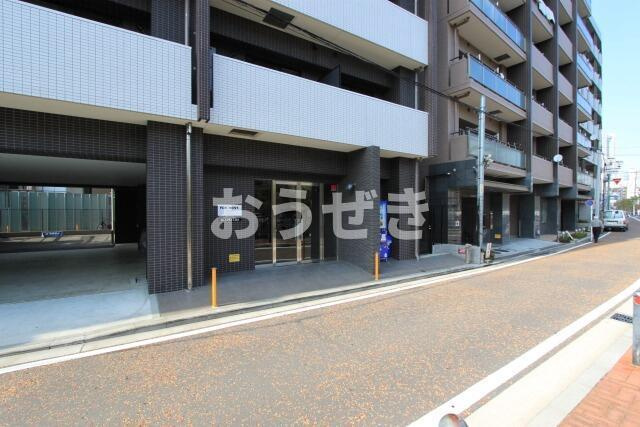 ラグジュアリーアパートメント横浜黄金町のエントランス