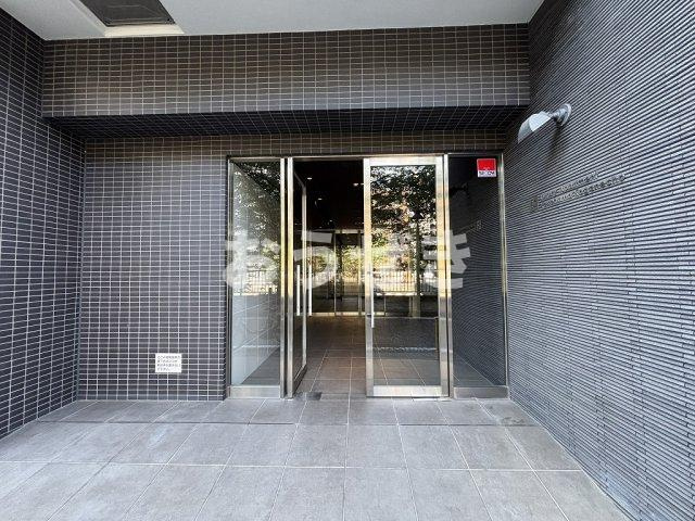 ラグジュアリーアパートメント横浜黄金町のエントランス
