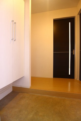 ユニヴェール垂水の玄関