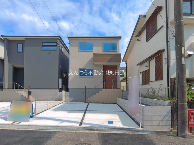 リーブルガーデン高森台五丁目の前面道路含む現地写真