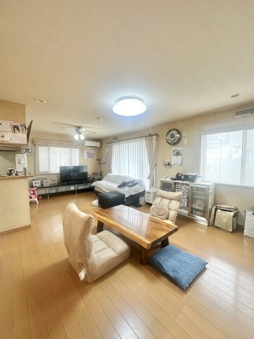 葛飾区奥戸4丁目中古住宅の居間・リビング|リビング