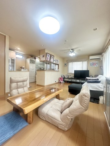 葛飾区奥戸4丁目中古住宅の居間・リビング|リビング