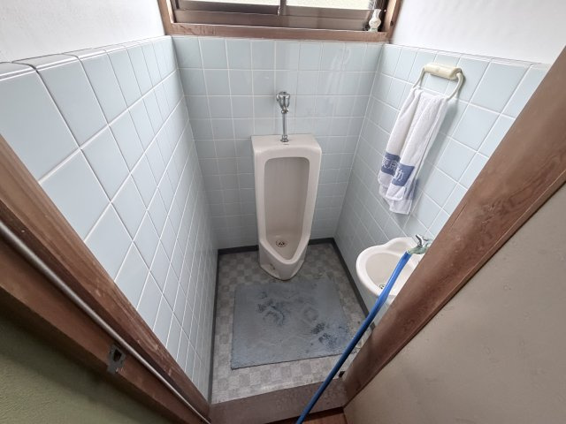 西脇市黒田庄町田高の中古一戸建のトイレ