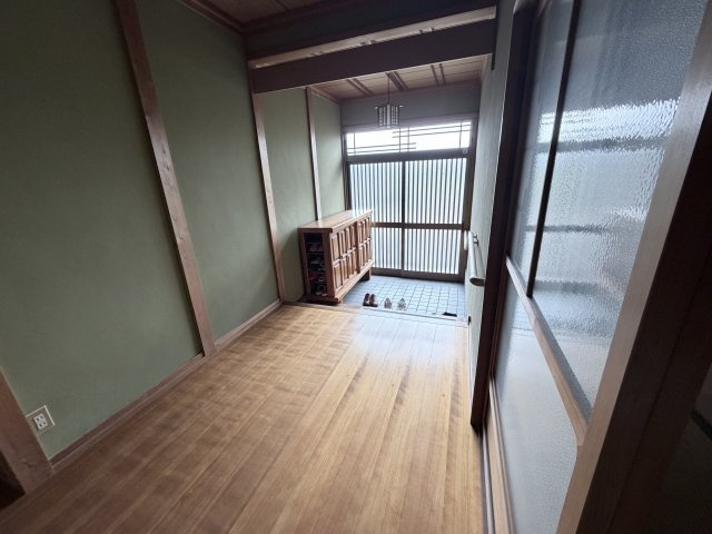西脇市黒田庄町田高の中古一戸建の玄関