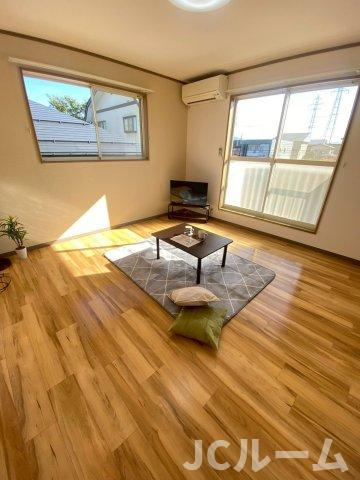 ジョイフルハイツの居間・リビング|※別のお部屋の参考写真です
