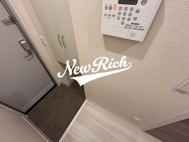 前橋市江田町のアパートの玄関