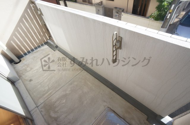 フローラル宝塚のバルコニー|参考、同建物・同間取りの号室