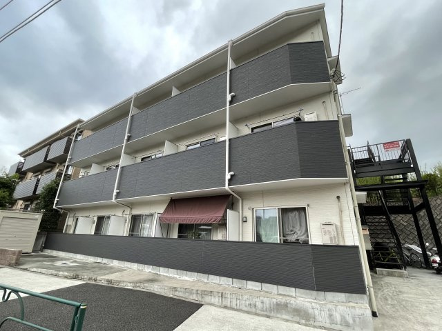 稲城市坂浜のアパート