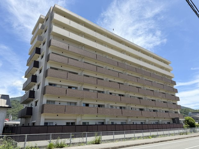アルファスマート広の外観|南向きのため日当たり、通風も良好です。