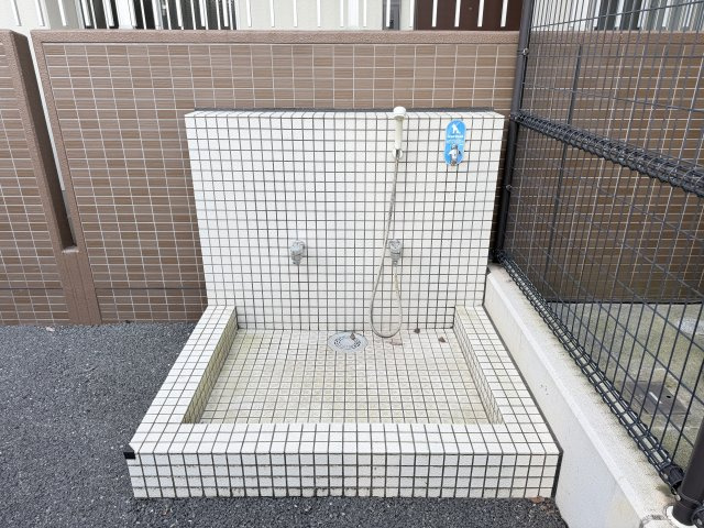 アルファスマート広のその他共用部分|外部に水栓手洗いもあります。