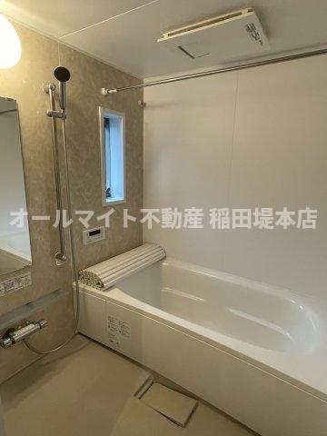稲城市東長沼のアパートの浴室