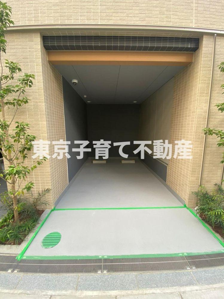 コノート茗荷谷の駐車場
