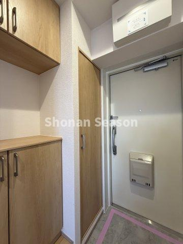【現地画像あり】セザール第二厚木の玄関|大容量収納可能なシューズBOXできれいな玄関をキープできます☆