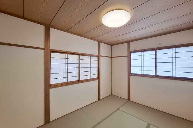 岸和田市極楽寺町1丁目の和室|和室2：畳を新調、クロスや襖・障子を貼替えるなどリフォーム済み。