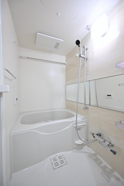 Ｔｈｅ　Ｒｅｓｉｄｅｎｃｅ　Ｎｉｈｏｎｂａｓｈｉの浴室|きれいなお風呂です