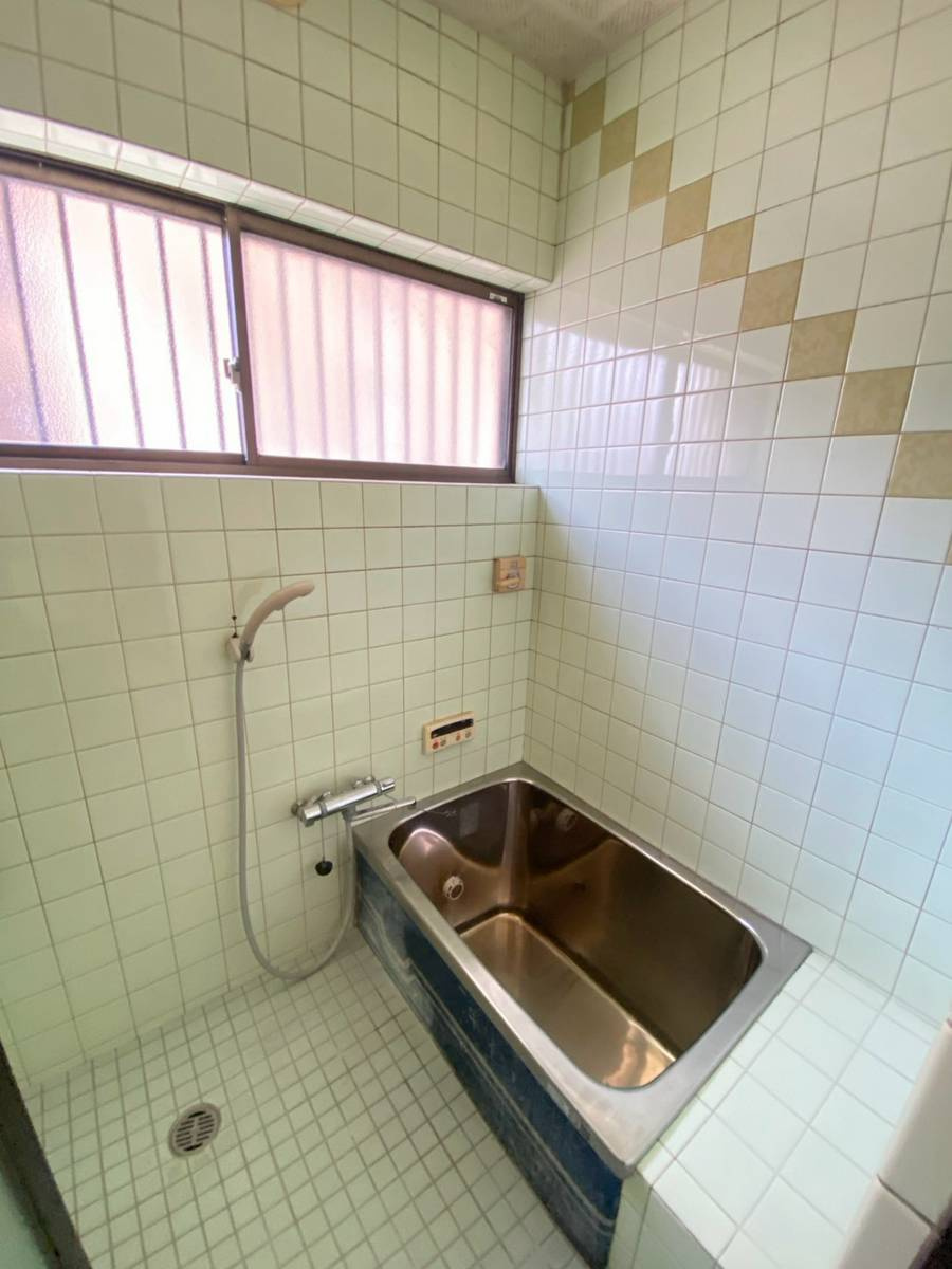 和歌山市黒田　中古戸建の浴室