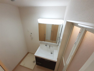 【洗面所】 | アンドーバーテラス銘苅（Ｄ） | 使いやすい洗面所です