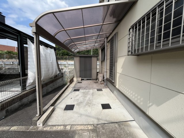 大東市三箇5　中古戸建の駐車場|2台駐車可能♪