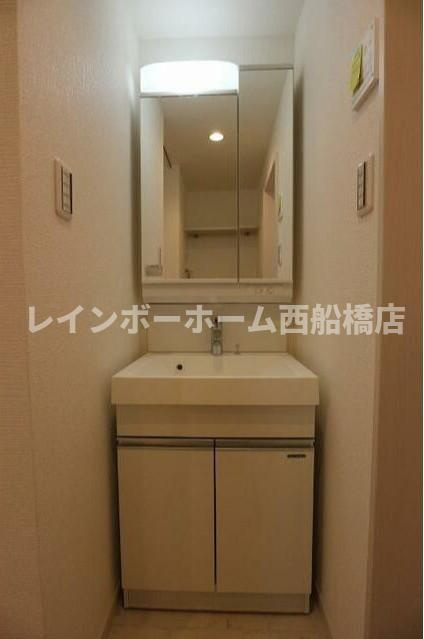 RIZEST幕張の洗面所