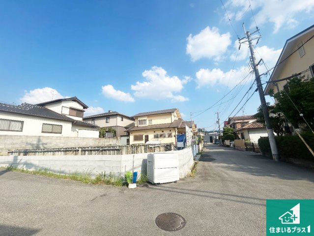 川西市大和東　第1期　新築一戸建ての前面道路含む現地写真|周辺は落ち着いた街並みの住宅地！子育てがしやすい住環境です！まだ未完成ですが、現地でしかわからない事もございます。是非一度ご覧ください。