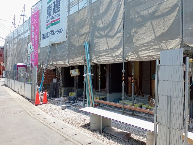 川崎市多摩区菅２丁目のアパートのエントランス